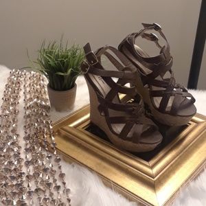 Strappy Wedge w/double straps